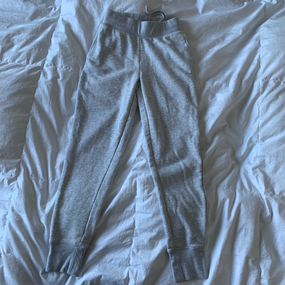 Aritzia TNA Heather Grey Sweatpants - Picture 8 of 9